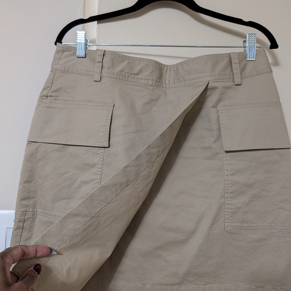 Banana Republic Factory Tan Mini Skirt - Picture 2 of 4